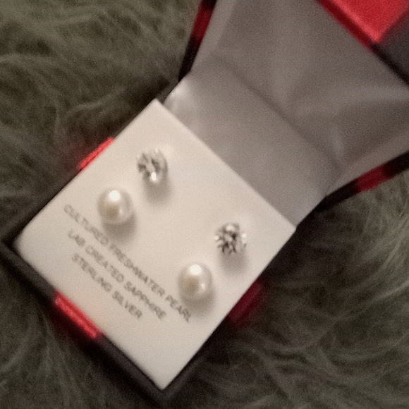 Pearl and Sapphire SS Pierced Stud Duo BNIB - Picture 5 of 14